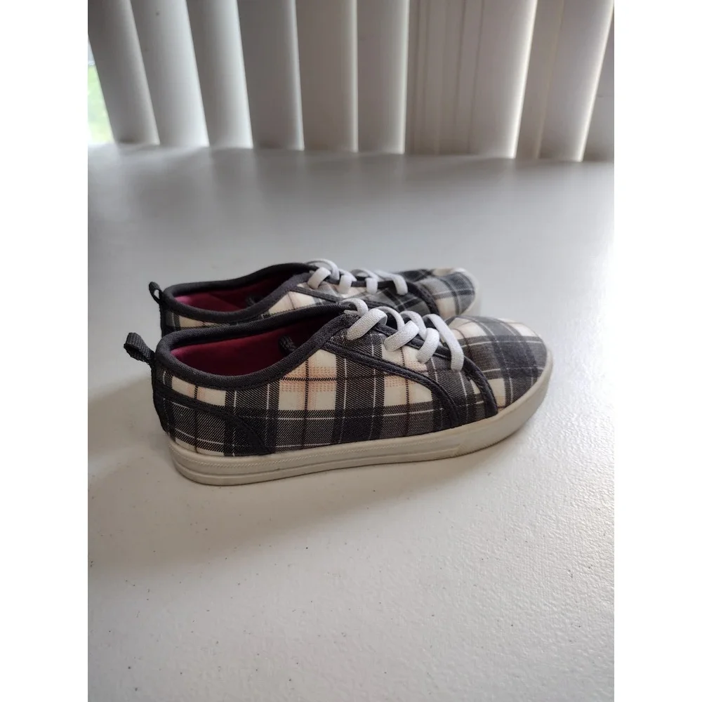 OshKosh Bgosh classic low